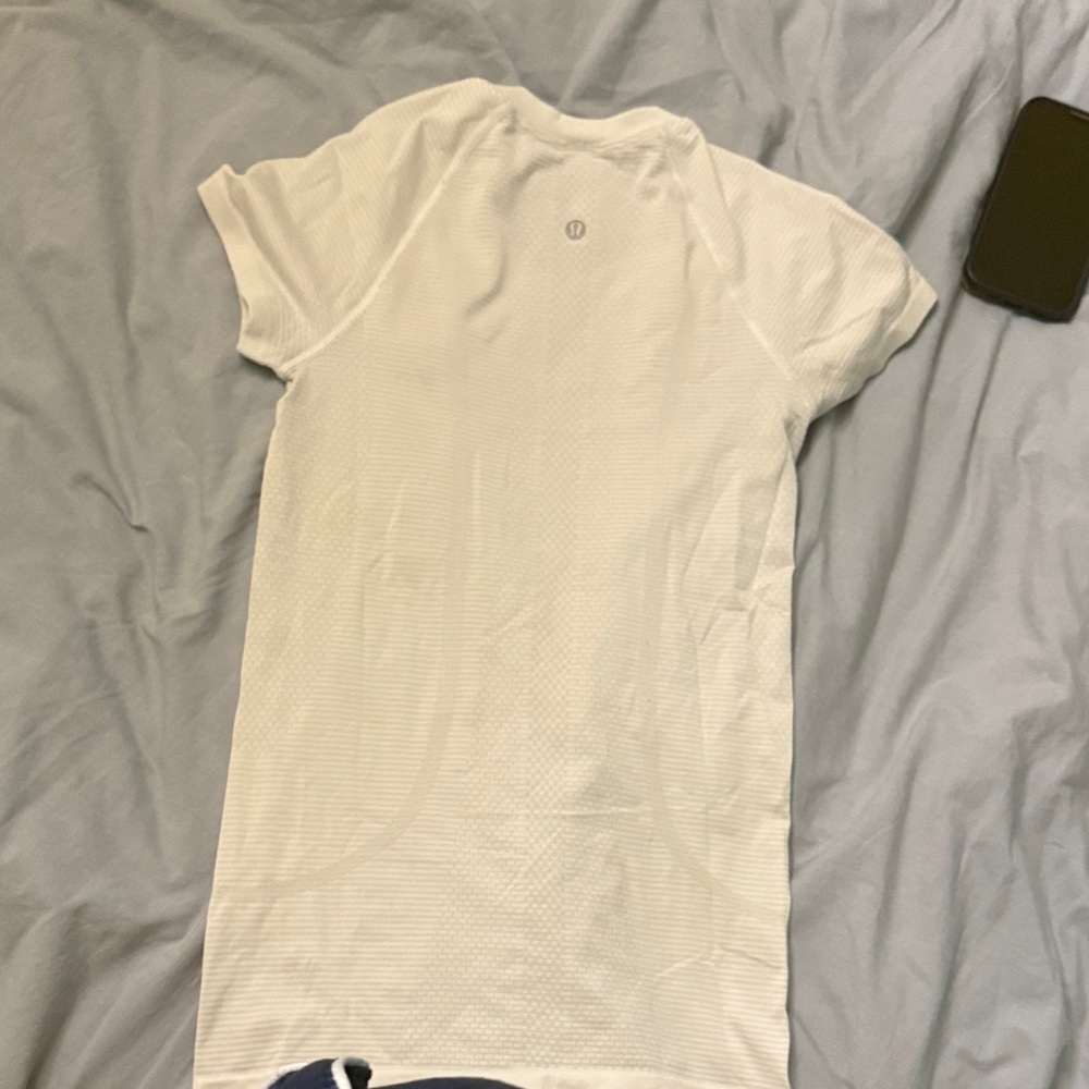lululemon athletica Men's Light Gray Tee